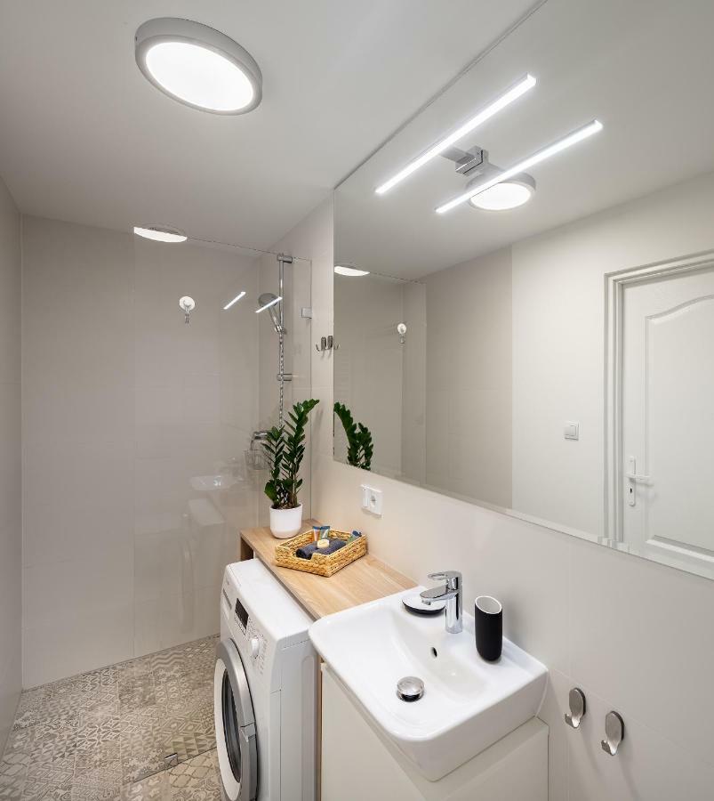 Apartamenty U Tuwima วูดช์ ภายนอก รูปภาพ